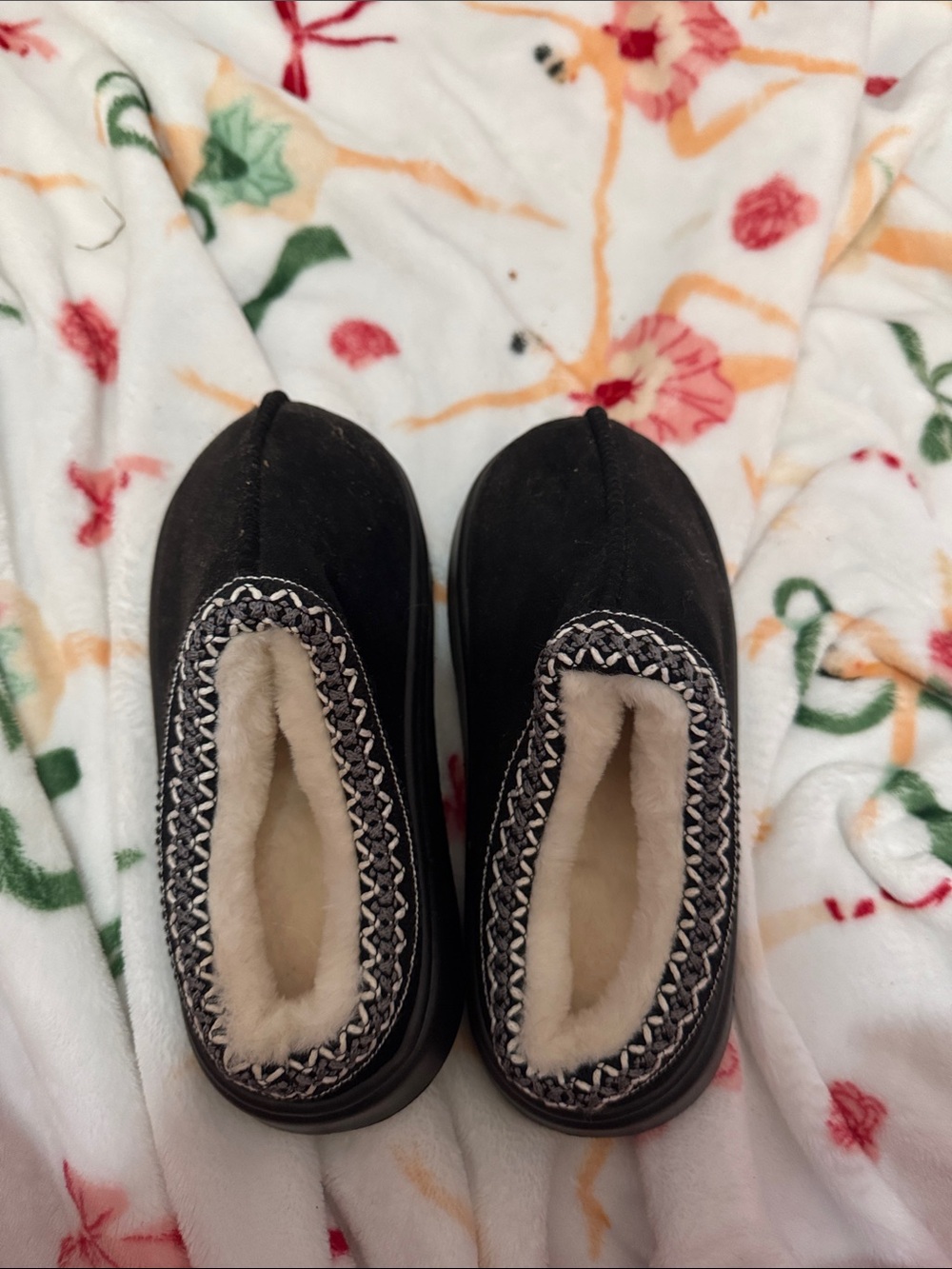 SHEIN Black Faux Suede Cozy Lined Slippers